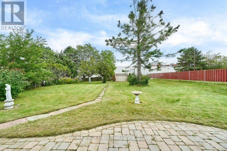 1535 DUNDAS STREET E, Whitby (Blue Grass Meadows), Ontario, L1N2K6