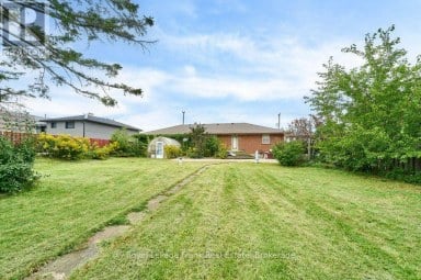 1535 DUNDAS STREET E Whitby (Blue Grass Meadows) Ontario photo 6