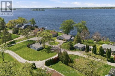 33 PEATS POINT LANE Prince Edward County (Ameliasburg Ward) Ontario photo 1