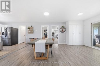 33 PEATS POINT LANE Prince Edward County (Ameliasburg Ward) Ontario photo 11