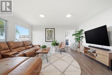 33 PEATS POINT LANE Prince Edward County (Ameliasburg Ward) Ontario photo 14