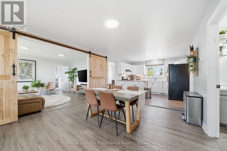 33 PEATS POINT LANE, Prince Edward County (Ameliasburg Ward), Ontario, K8N4Z7