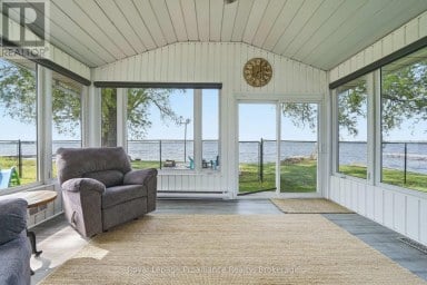 33 PEATS POINT LANE Prince Edward County (Ameliasburg Ward) Ontario photo 18