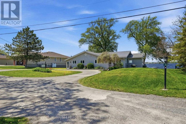 33 PEATS POINT LANE, Prince Edward County (Ameliasburg Ward), Ontario, K8N4Z7