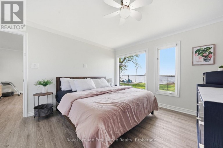 33 PEATS POINT LANE, Prince Edward County (Ameliasburg Ward), Ontario, K8N4Z7