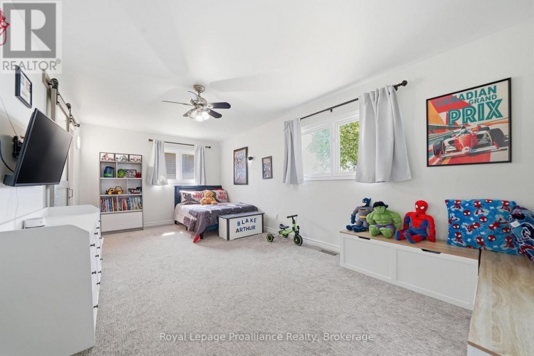 33 PEATS POINT LANE, Prince Edward County (Ameliasburg Ward), Ontario, K8N4Z7