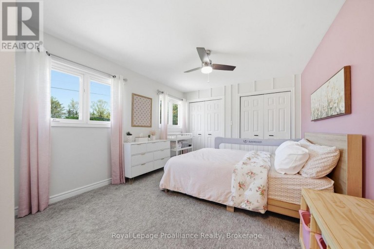 33 PEATS POINT LANE, Prince Edward County (Ameliasburg Ward), Ontario, K8N4Z7