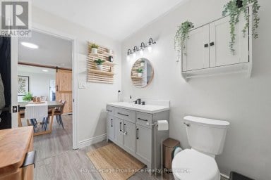 33 PEATS POINT LANE Prince Edward County (Ameliasburg Ward) Ontario photo 30