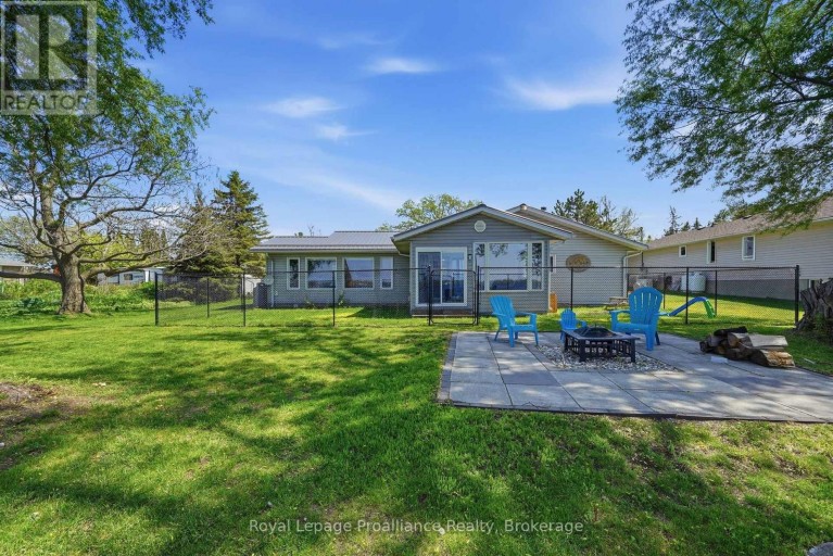 33 PEATS POINT LANE, Prince Edward County (Ameliasburg Ward), Ontario, K8N4Z7