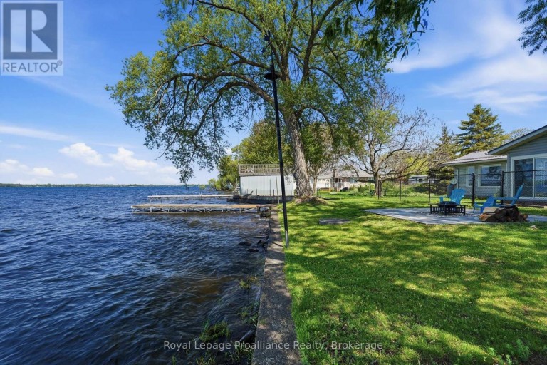 33 PEATS POINT LANE, Prince Edward County (Ameliasburg Ward), Ontario, K8N4Z7