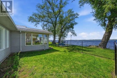 33 PEATS POINT LANE Prince Edward County (Ameliasburg Ward) Ontario photo 36