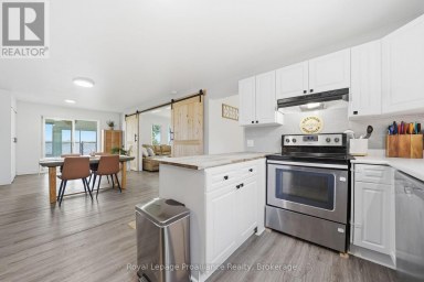 33 PEATS POINT LANE Prince Edward County (Ameliasburg Ward) Ontario photo 8