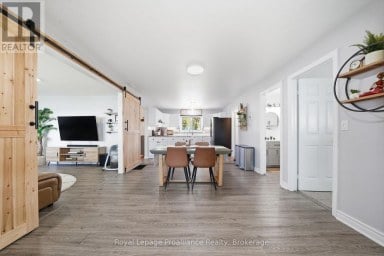 33 PEATS POINT LANE Prince Edward County (Ameliasburg Ward) Ontario photo 9