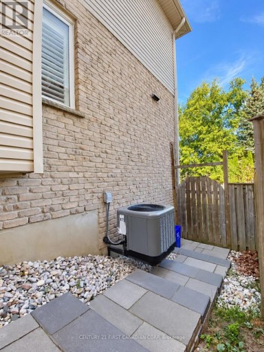 LOWER - 924 GUILDWOOD BOULEVARD, London North (North M), Ontario, N6H5S9