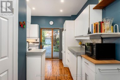 195 DUNN AVENUE Toronto (South Parkdale) Ontario photo 10