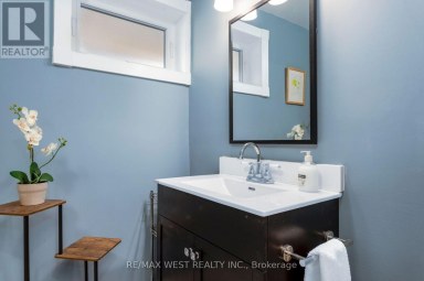 195 DUNN AVENUE Toronto (South Parkdale) Ontario photo 11