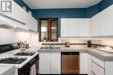 195 DUNN AVENUE Toronto (South Parkdale) Ontario photo 12
