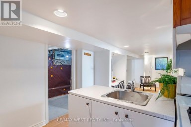 195 DUNN AVENUE Toronto (South Parkdale) Ontario photo 27
