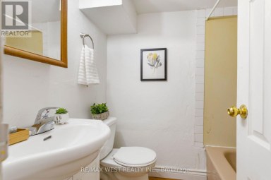 195 DUNN AVENUE Toronto (South Parkdale) Ontario photo 32