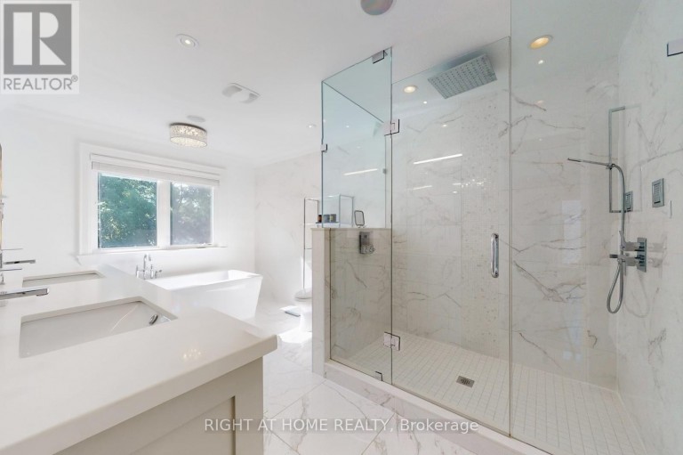 490 ORCHARD DRIVE, Oakville (WO West), Ontario, L6K1P1