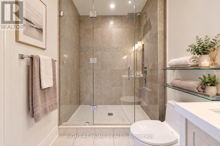 490 ORCHARD DRIVE, Oakville (WO West), Ontario, L6K1P1