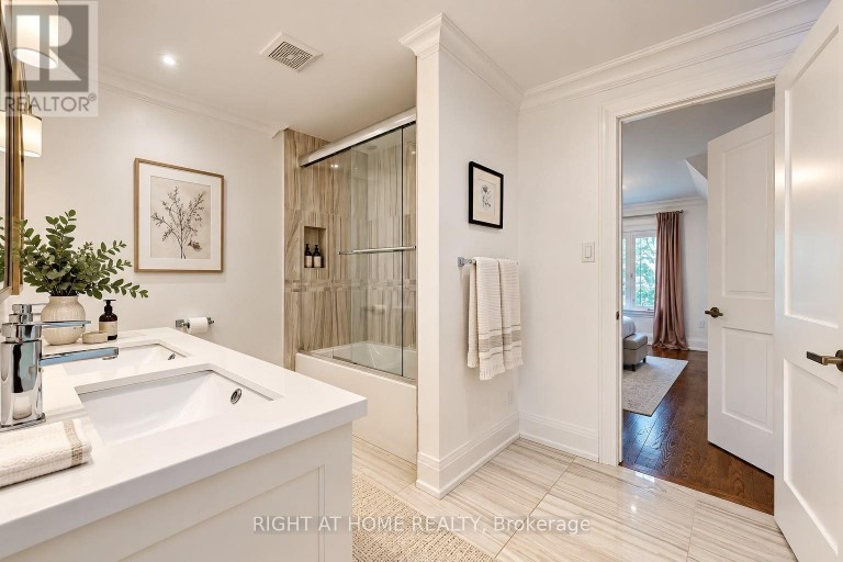 490 ORCHARD DRIVE, Oakville (WO West), Ontario, L6K1P1