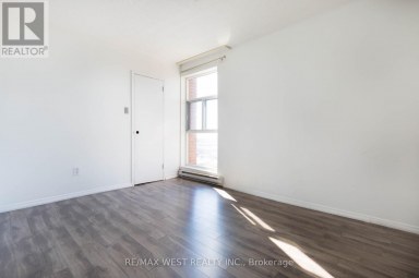 1503 - 3025 QUEEN FREDERICA DRIVE Mississauga (Applewood) Ontario photo 16
