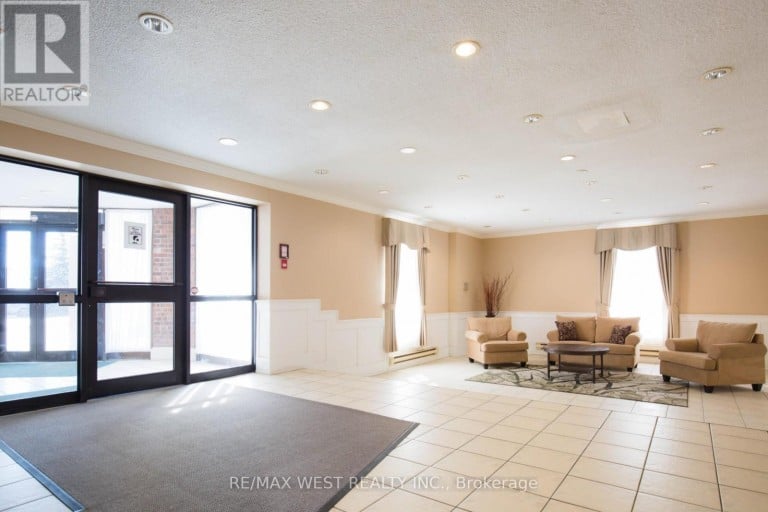 1503 - 3025 QUEEN FREDERICA DRIVE, Mississauga (Applewood), Ontario, L4Y3A1