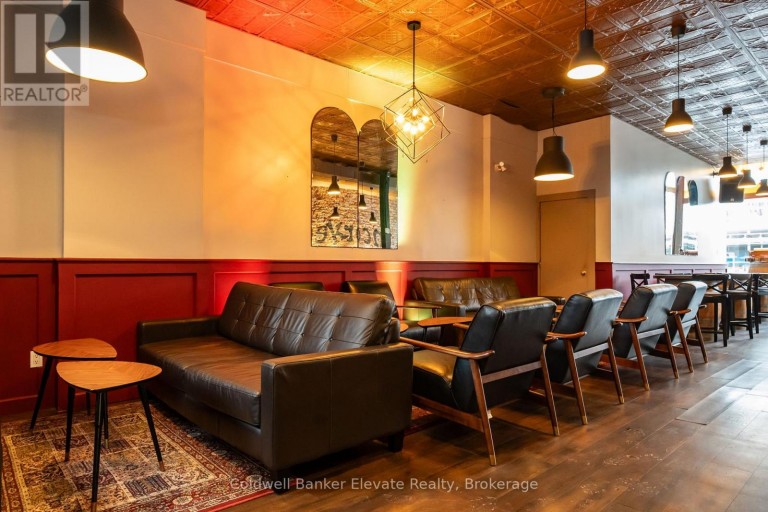 72 MAIN STREET S, Halton Hills (Georgetown), Ontario, L7G3G3
