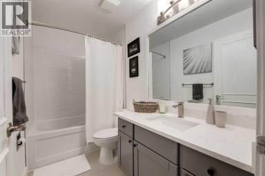 9915 Patton Road SW Calgary Alberta photo 26