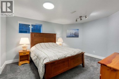 9915 Patton Road SW Calgary Alberta photo 31