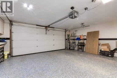 9915 Patton Road SW Calgary Alberta photo 33