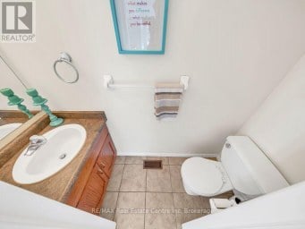 61 MOFFATT LANE Guelph (Clairfields/Hanlon Business Park) Ontario photo 18