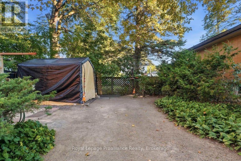 33 LESLEY DRIVE, Belleville (Belleville Ward), Ontario, K8N4G2