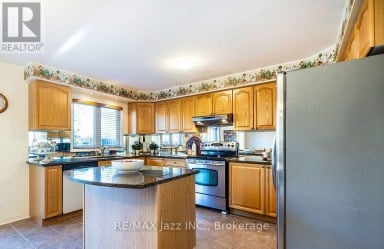 1546 RORISON STREET Oshawa (Taunton) Ontario photo 9
