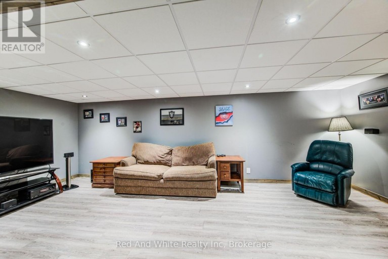 192 WARREN ROAD, Kitchener, Ontario, N2M4T7
