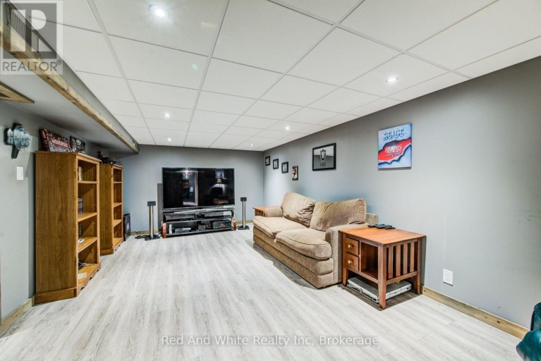 192 WARREN ROAD, Kitchener, Ontario, N2M4T7