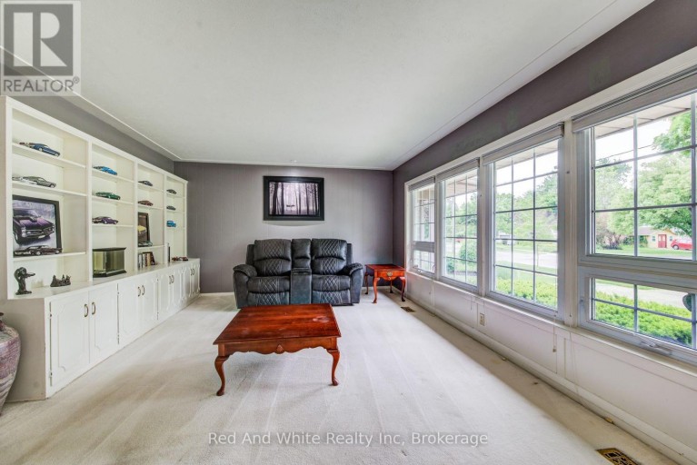 192 WARREN ROAD, Kitchener, Ontario, N2M4T7
