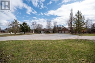2 KENNEDY COURT Middlesex Centre (Ilderton) Ontario photo 8