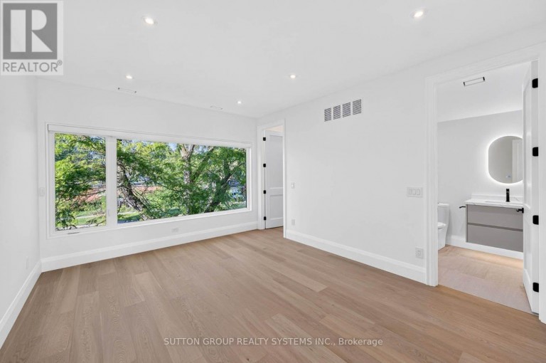 272 RENFORTH DRIVE, Toronto (Markland Wood), Ontario, M9C2K9