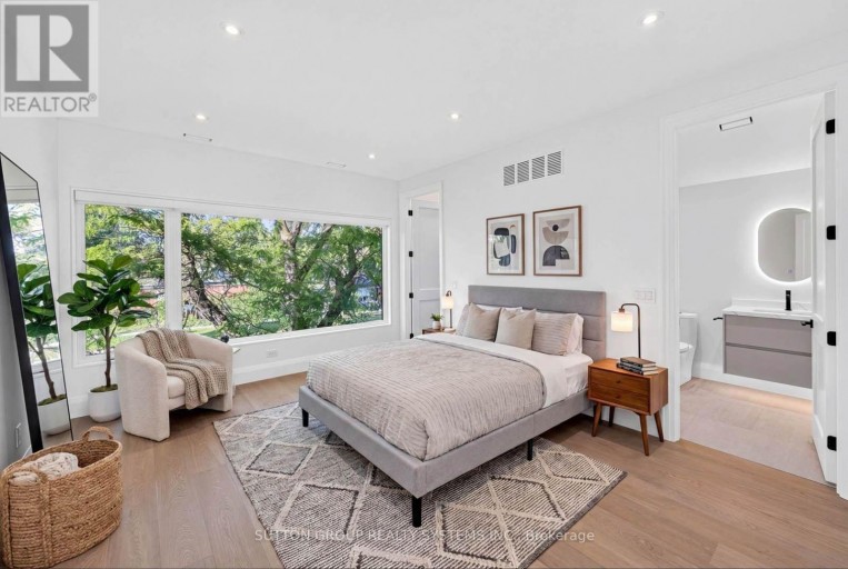 272 RENFORTH DRIVE, Toronto (Markland Wood), Ontario, M9C2K9