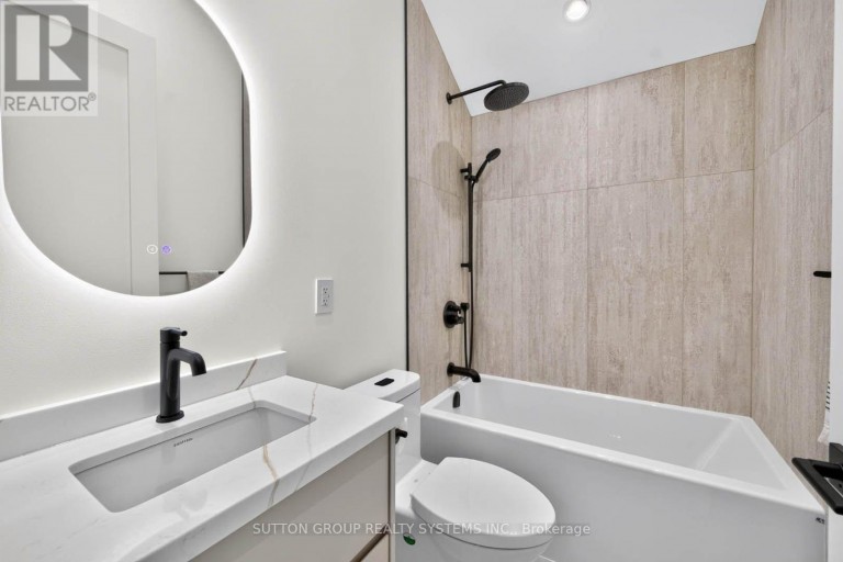 272 RENFORTH DRIVE, Toronto (Markland Wood), Ontario, M9C2K9