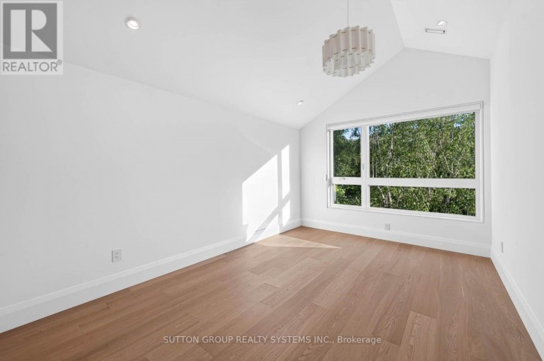 272 RENFORTH DRIVE, Toronto (Markland Wood), Ontario, M9C2K9