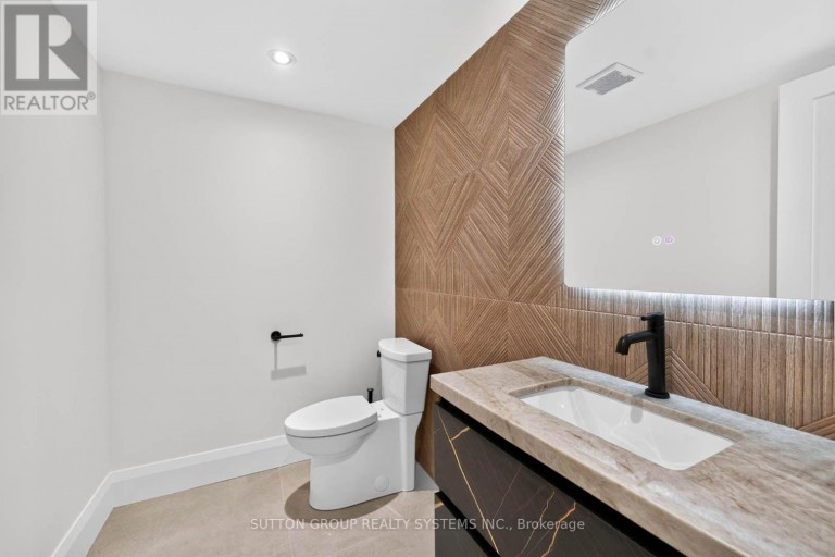 272 RENFORTH DRIVE, Toronto (Markland Wood), Ontario, M9C2K9