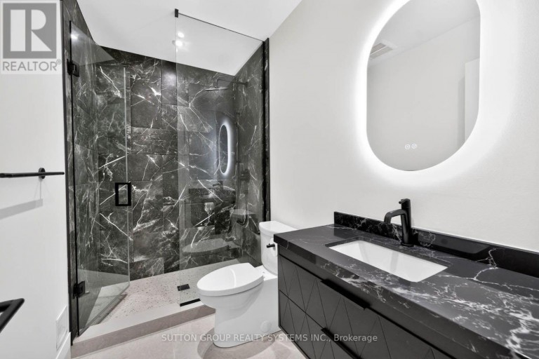 272 RENFORTH DRIVE, Toronto (Markland Wood), Ontario, M9C2K9