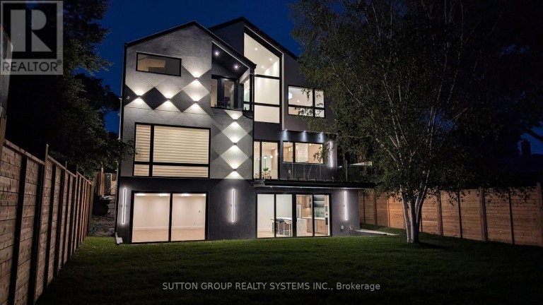 272 RENFORTH DRIVE, Toronto (Markland Wood), Ontario, M9C2K9