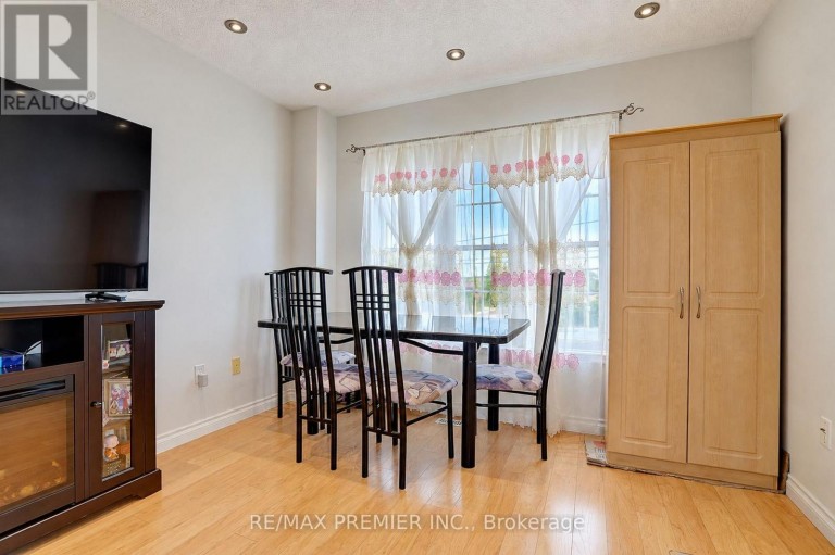 44 - 3030 BREAKWATER COURT, Mississauga (Cooksville), Ontario, L5B4N8