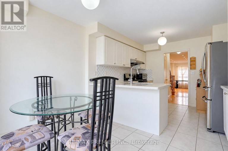 44 - 3030 BREAKWATER COURT, Mississauga (Cooksville), Ontario, L5B4N8