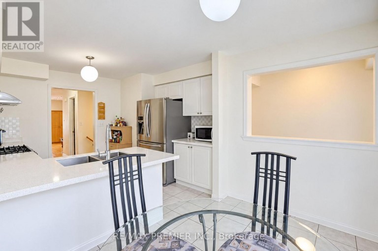 44 - 3030 BREAKWATER COURT, Mississauga (Cooksville), Ontario, L5B4N8