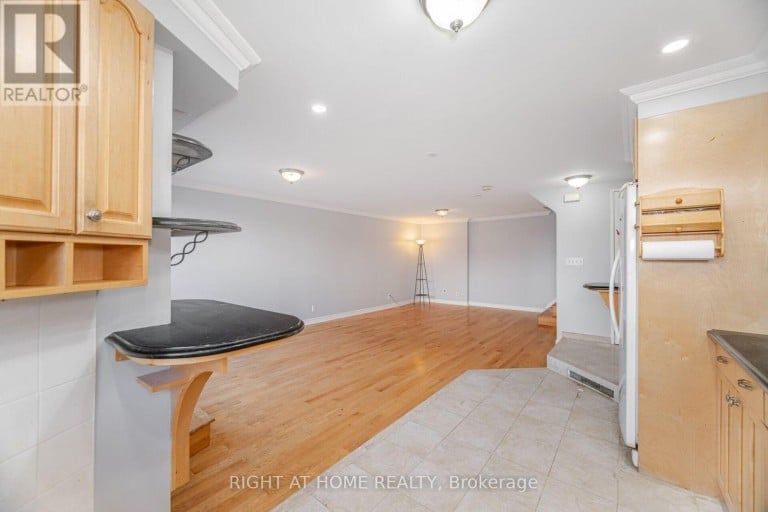 79 - 3050 CONSTITUTION BOULEVARD, Mississauga (Applewood), Ontario, L4Y3X1
